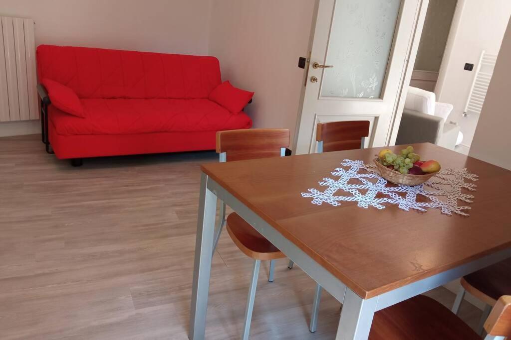 Entire Flat, Independent Entrance, 20 Mins To Bgy - Bergamo Milan Airport Leilighet Nembro Eksteriør bilde