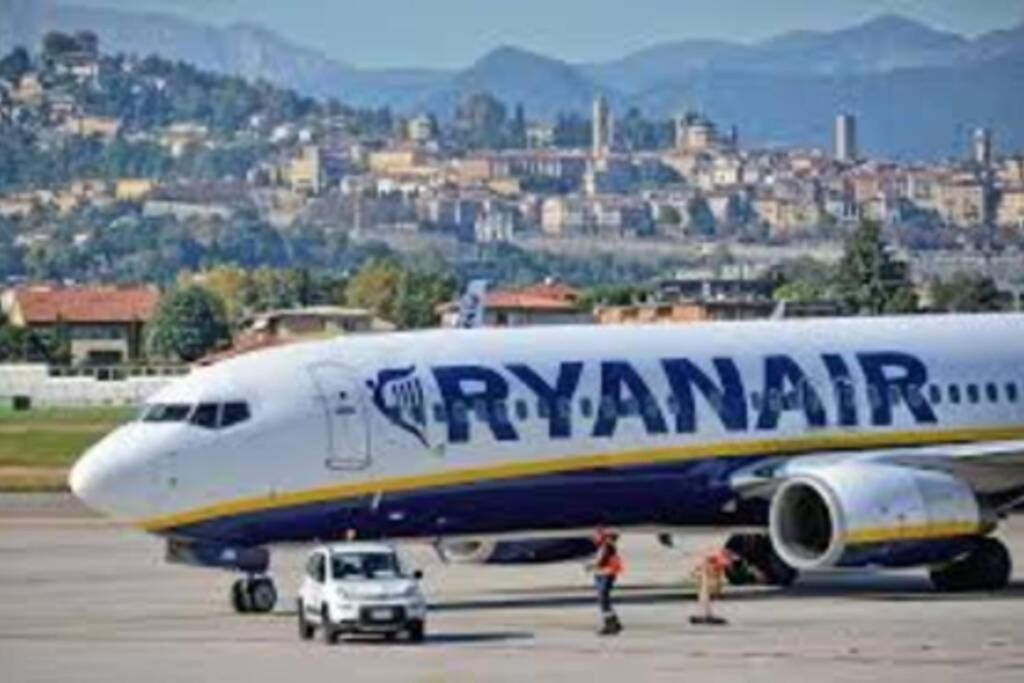 Entire Flat, Independent Entrance, 20 Mins To Bgy - Bergamo Milan Airport Leilighet Nembro Eksteriør bilde