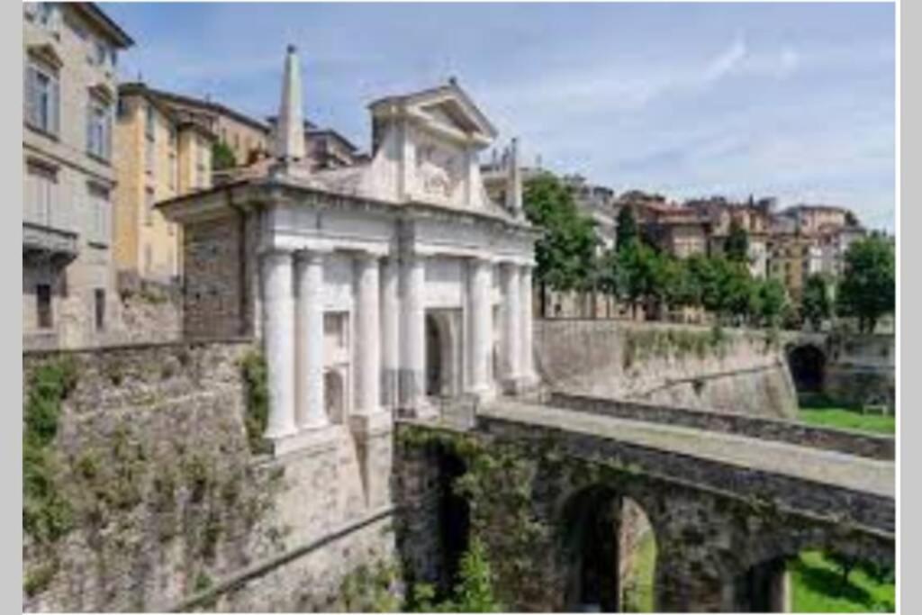 Entire Flat, Independent Entrance, 20 Mins To Bgy - Bergamo Milan Airport Leilighet Nembro Eksteriør bilde